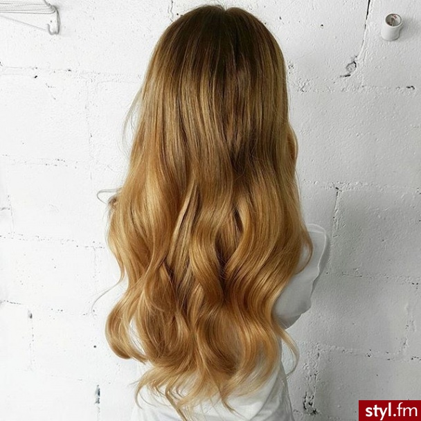 Rozpuszczone Kręcone Na co dzień Długie Fryzury