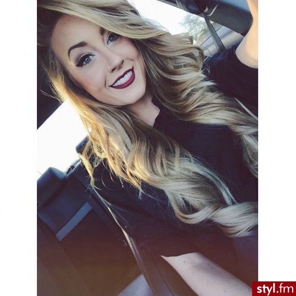 Blond Rozpuszczone Kręcone Na co dzień Długie Fryzury
