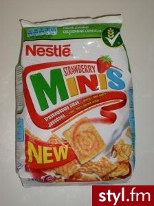 Cini minis. Dziś jadłam na śniadanko i mi posmakowały ;]
Ale nie umiem tak zrobić jak te dzieciaki na reklamie... xd - Misz-masz