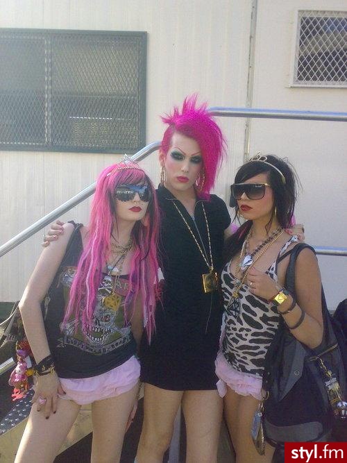 Audrey Kitching, Jeffree Star & Hanna Beth. Jeśli znajduje się już w galerii proszę napisać. - Moda uliczna Inne Moda