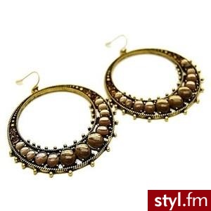 Misty\\\'s Brown Beaded Hoop Earrings - Polyvore. Pobrano ze strony: http://www.polyvore.com/mistys_brown_beaded_hoop_earrings/thing?id=16341545 - Pozostałe Dodatki Moda