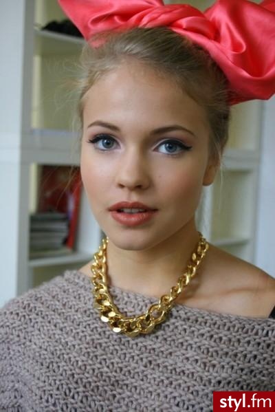 ;] - Makijaże