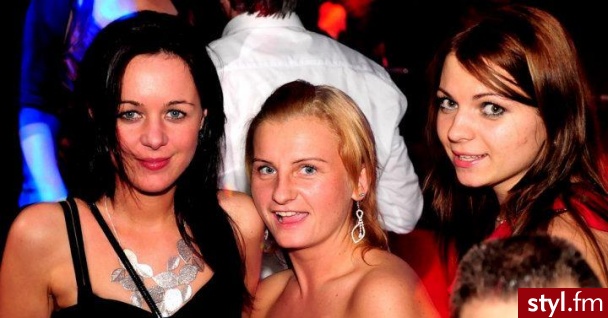 Brązowe Rozpuszczone Proste Na co dzień Średnie Fryzury