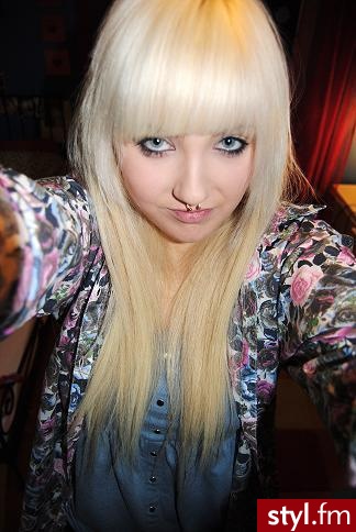 Średnie Fryzury