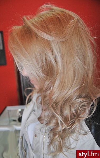 Blond Rozpuszczone Kręcone Na co dzień Długie Fryzury
