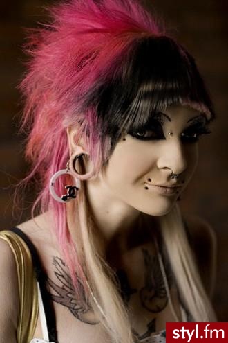(\",) - EMO Alternatywne Średnie Fryzury