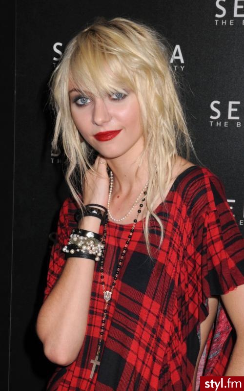 blondyynka C; - Krótkie Fryzury