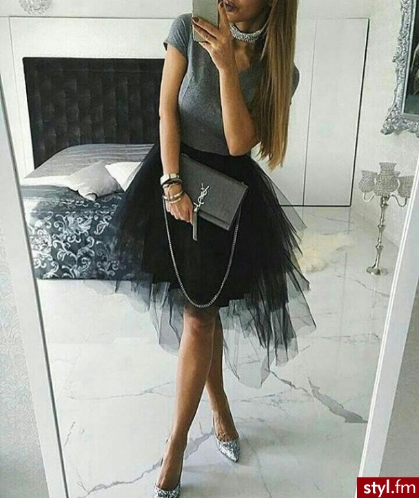 Średnie Spódnice Moda