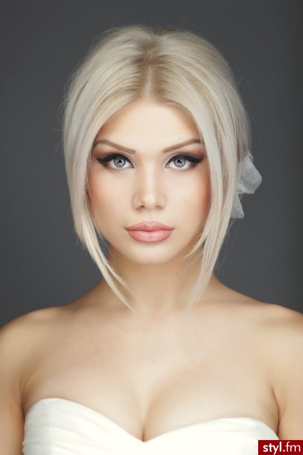 Średnie Fryzury