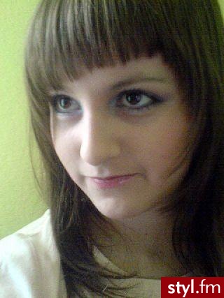 moja fryzura :) - Średnie Fryzury