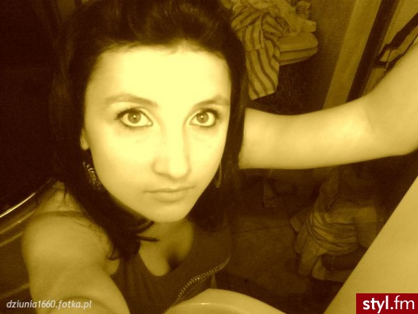 ;*;* - Średnie Fryzury