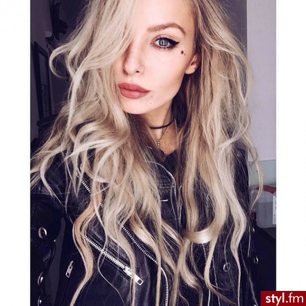 Blond Rozpuszczone Kręcone Na co dzień Długie Fryzury