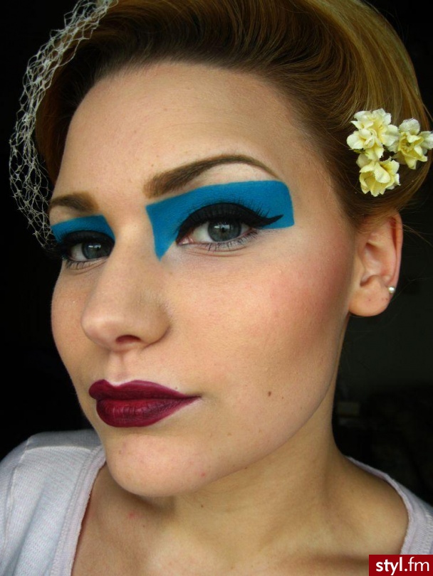 inspiracja. Lips:
MAC Media, Cyber lipsticks
NYX Marooned Mega shine gloss - Makijaże