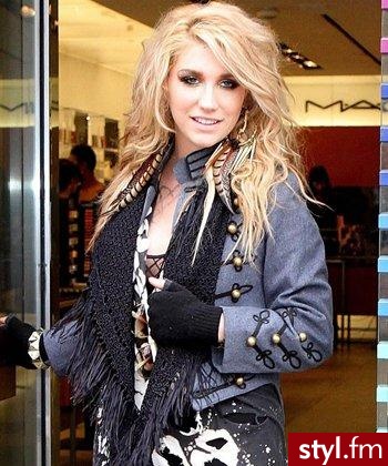kesha - Kręcone Na co dzień Średnie Fryzury