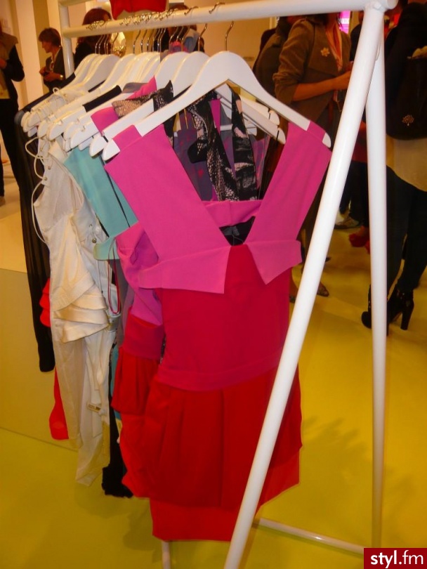 Sukienki Moda