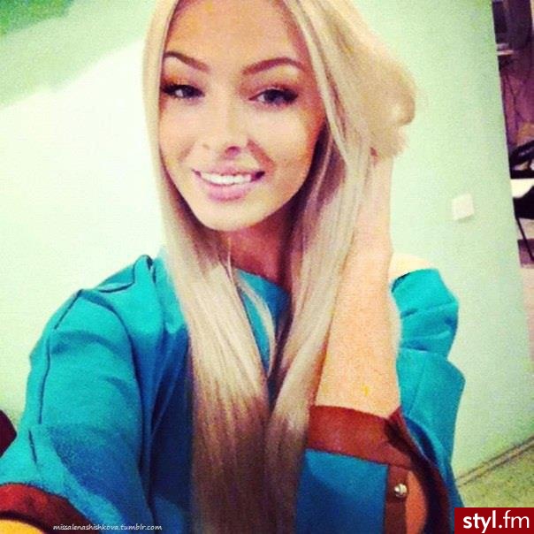 Blond Rozpuszczone Proste Na co dzień Długie Fryzury