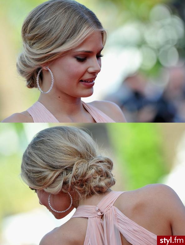 Tori Praver na czerwonym dywanie w Cannes - Ślubne Średnie Fryzury