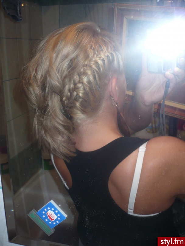 Blond Upięcie Kręcone Wieczorowe Średnie Fryzury