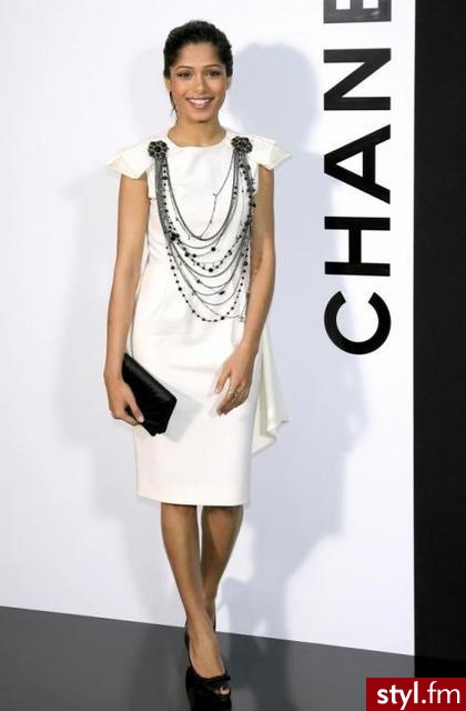 Freida Pinto na pokazie Chanel - Styler