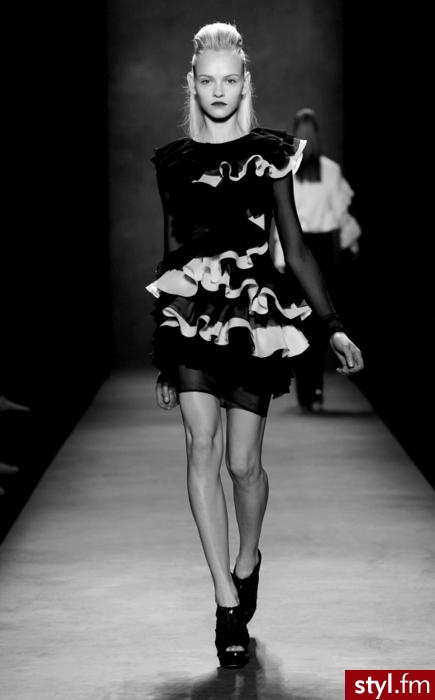 Sukienki Moda