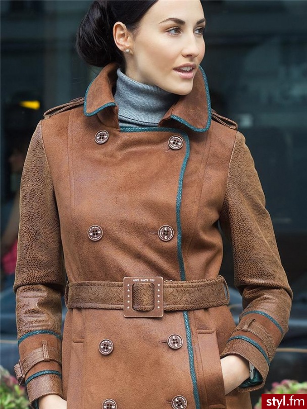 Be smus Trencz Marine Snake Cognac - Płaszcze Okrycia Moda