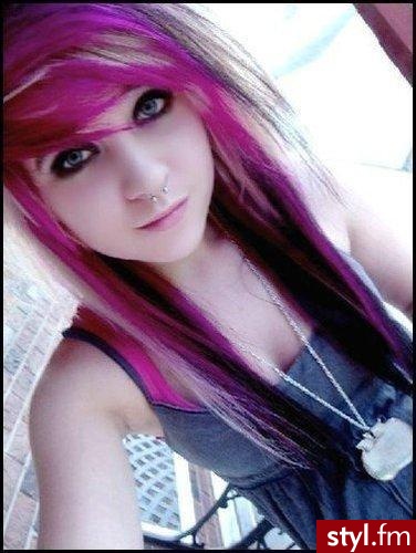 to nie moja fotka ^^ jeżeli to zdjecie znajduje sie juz w galerii prosze napisac, to usune xd - EMO Alternatywne Średnie Fryzury