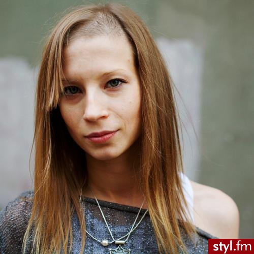 Średnie Fryzury