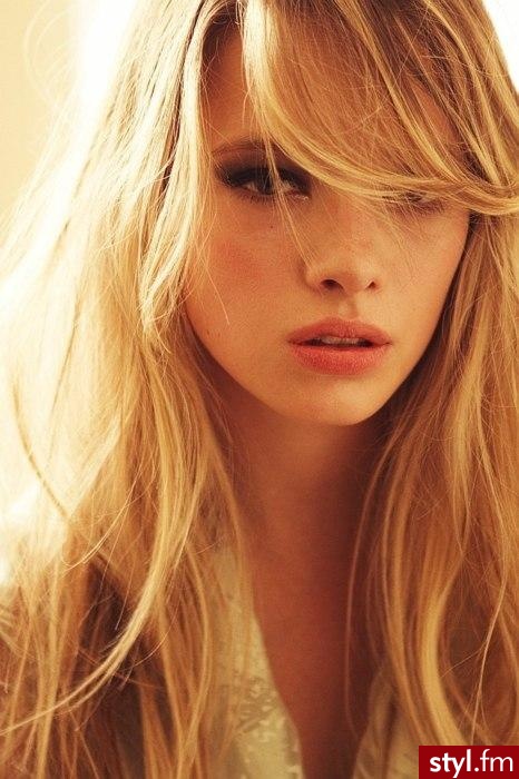 Blond Rozpuszczone Proste z grzywką Na co dzień Długie Fryzury