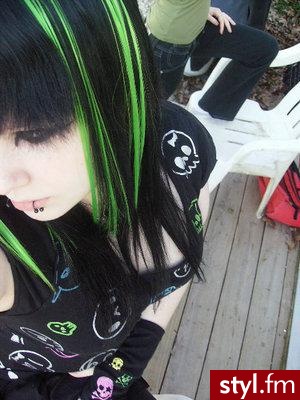 deep green - EMO Alternatywne Średnie Fryzury