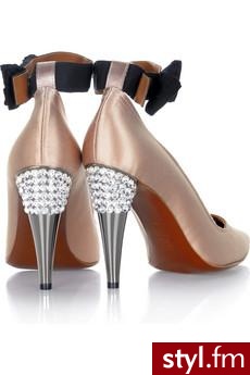 Buty Lanvin. Buty Lanvin - kosztują 1530 euro czyli ok. 6 880 zł . Mają wysokość 10 cm. - Pozostałe Buty Moda