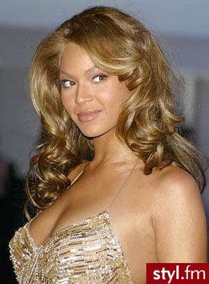 Beyonce - Kręcone Na co dzień Średnie Fryzury