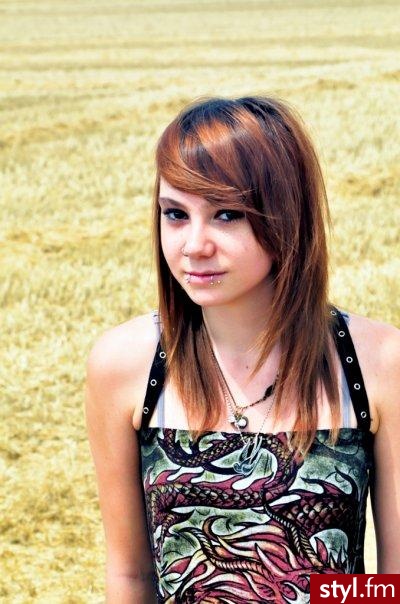 Średnie Fryzury