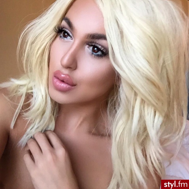 Blond Rozpuszczone Kręcone Na co dzień Średnie Fryzury