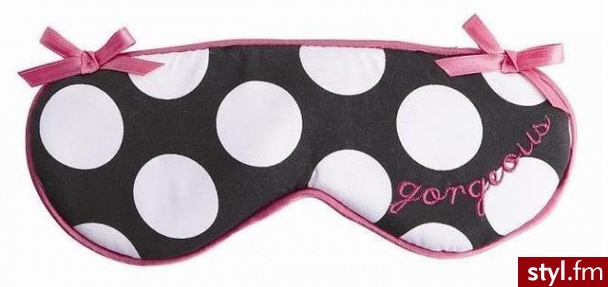 Śliczna maseczka na oczy w romantycznym stylu. Z bawełny w białe grochy. Zdobiona haftowanym napisem. 

Katmark - 27.00 PLN - Gadżety Inne Moda