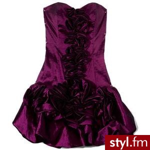 Bardzo elegancka sukienka w kolorze śliwkowym:) Ozdobiona jest różami w tym samym kolorze:) - Pozostałe Ciuchy Moda