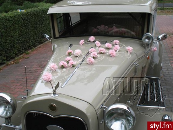 firma Atut:
http://www.atutpiotrkow.com/slubne/galeria.htm - Misz-masz