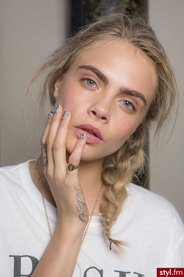Średnie Fryzury