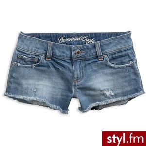 Dżinsowe,krótkie spodenki z zacieranymi nogawkami. - Pozostałe Ciuchy Moda