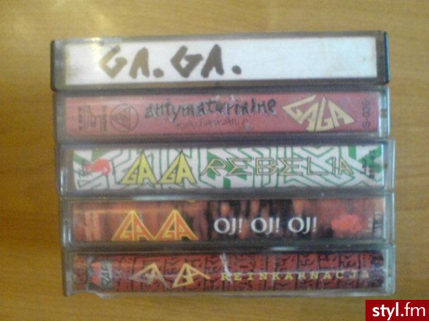 KASETY MAGNETOFONOWE. ORYGINALNE KASETY MAGNETOFONOWE, STARE ALE JARE KAPELE PUNKOWE, SKA METAL. KASETY SĄ ORYGINALNE. DOSKONAŁY PREZENT DLA KOGOŚ KTO KOCHA MUZYKĘ I POSIADA MAGNETOFON ^^

UWAGA, SUGEROWANA CENA ZA SZTUKĘ!!! - Misz-masz
