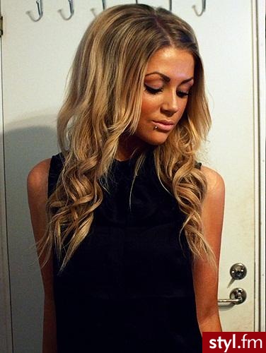 Blond Rozpuszczone Kręcone Na co dzień Średnie Fryzury