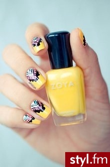 https://www.facebook.com/pages/Blondi-Nails/401325363307849 - Paznokcie