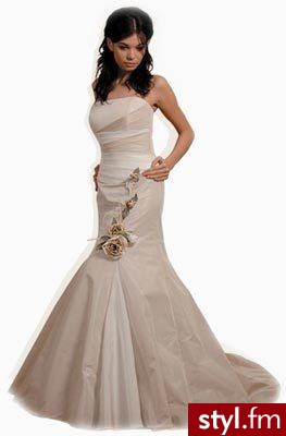 www.sara.tm.pl - Pozostałe Ciuchy Moda