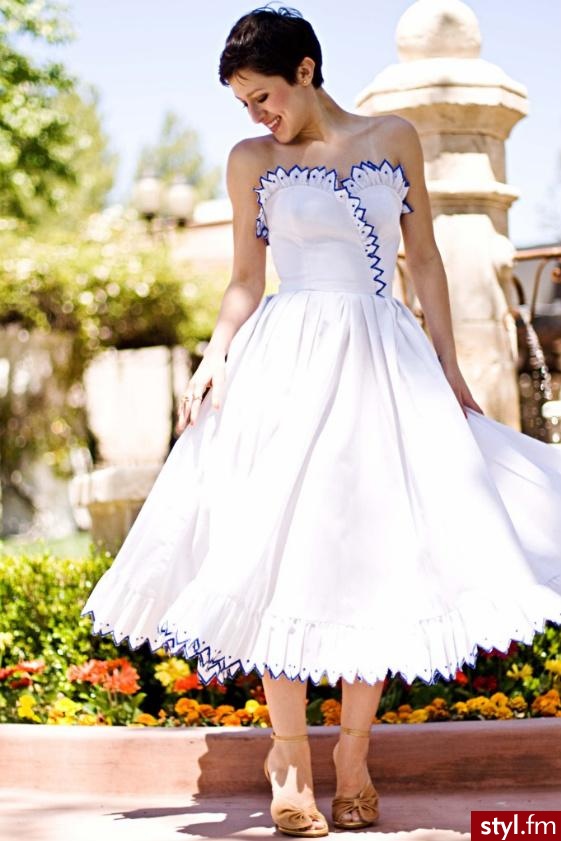 Sukienki Moda
