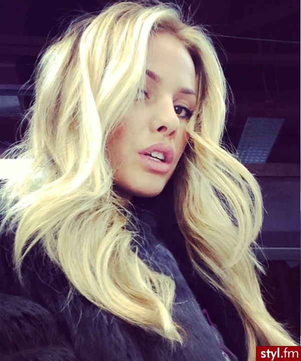 Blond Rozpuszczone Kręcone Na co dzień Długie Fryzury