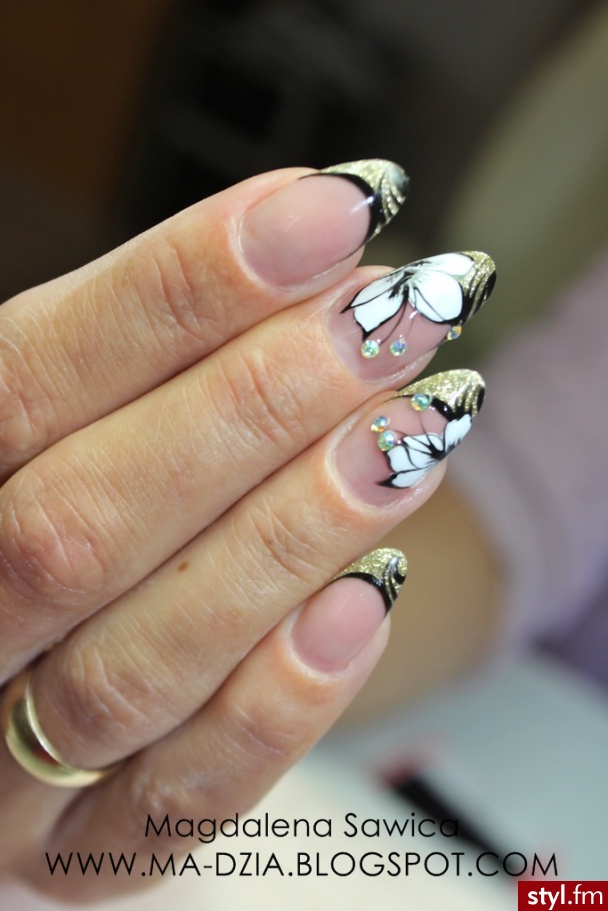EclairNails monako flowers kwiatki złote paznokcie Swarovski - Akryl Paznokcie