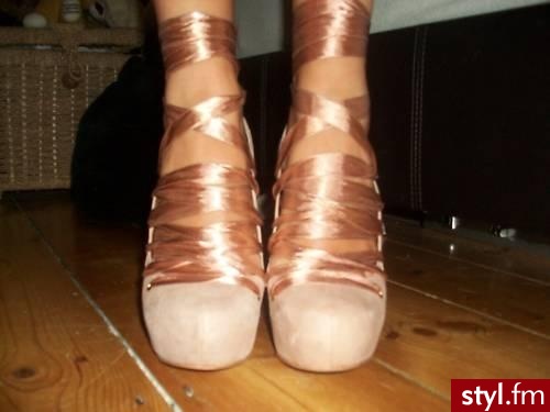 Inny kolor tutaj http://ikf.styl.fm/buty/item732426.htm - Pozostałe Buty Moda