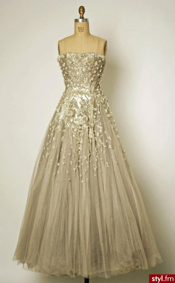 Sukienki Moda