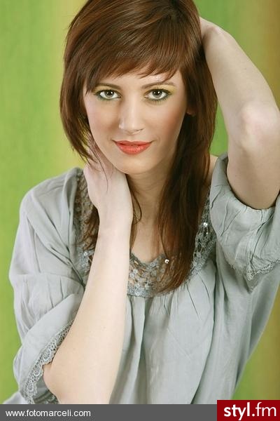 Średnie Fryzury