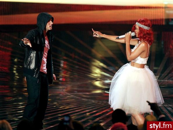 Rihanna & Eminem. 2010 MTV Video Music Awards - Show - Moda uliczna Inne Moda