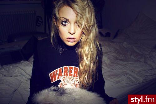 Blond Rozpuszczone Kręcone Na co dzień Średnie Fryzury